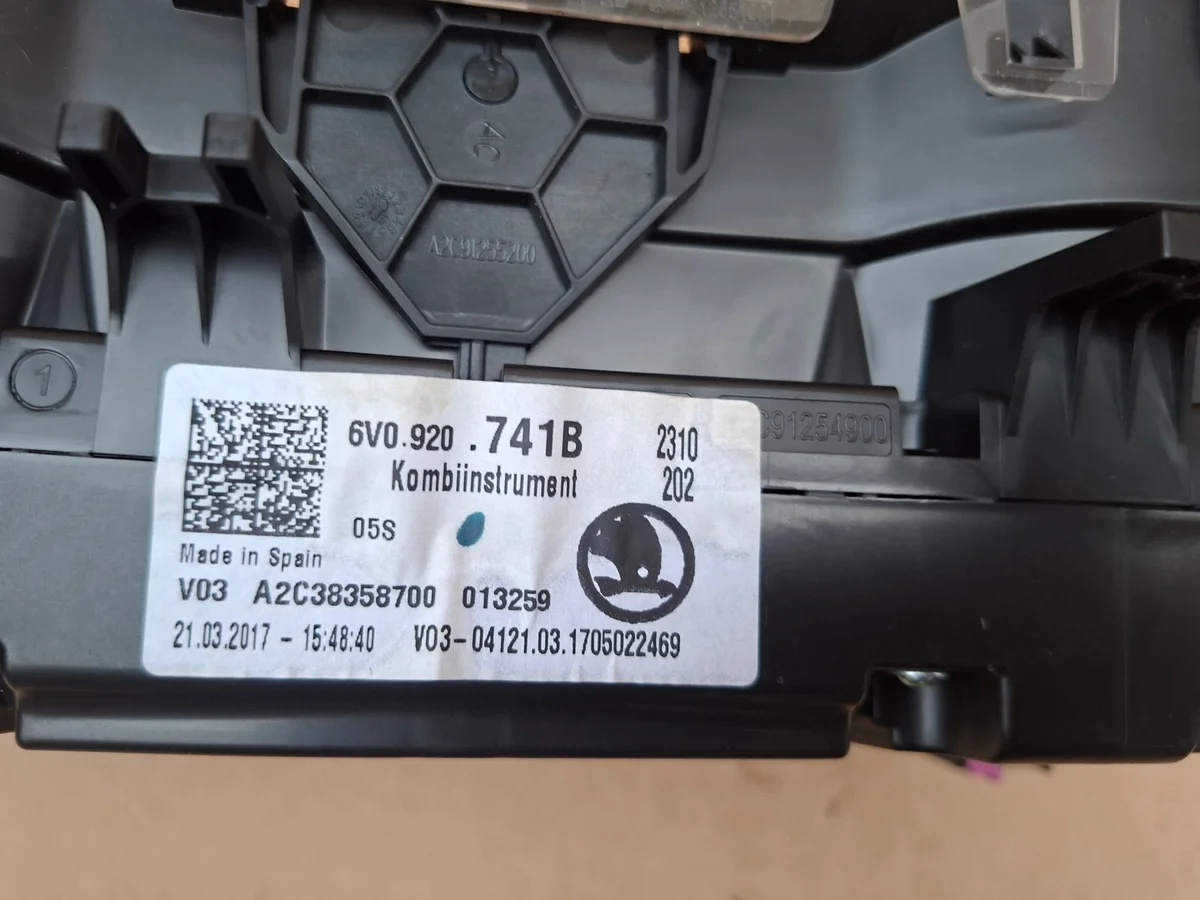 Painel Skoda Fabia III 1.4 TDI 6V0920741B image 5