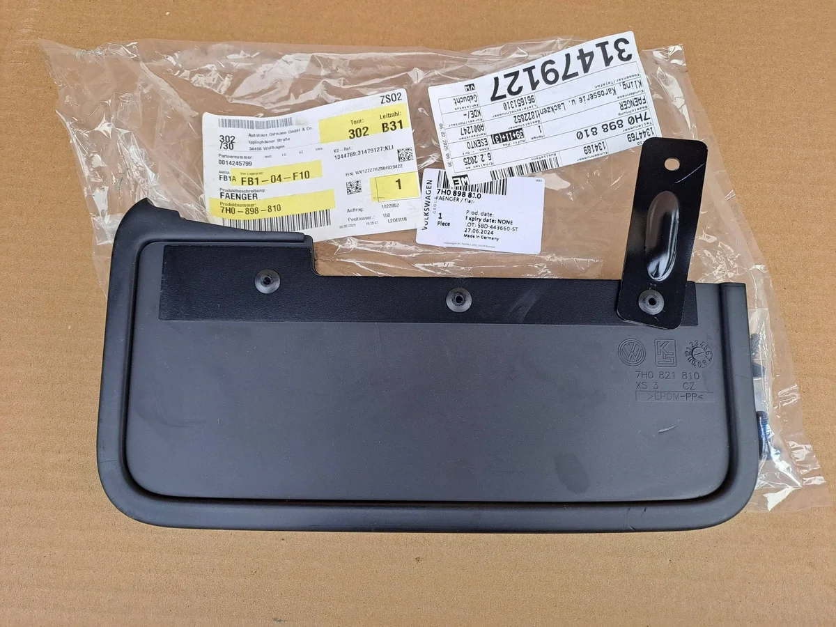VW Transporter T6 7H0898810 Guarda-lamas Usado