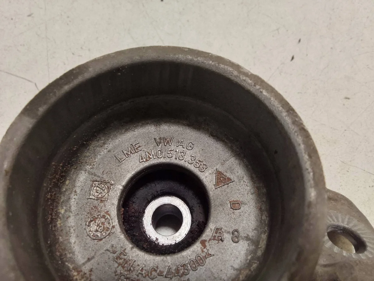 Audi Q7 4M Supporto Ammortizzatore Destro thumbnail 5