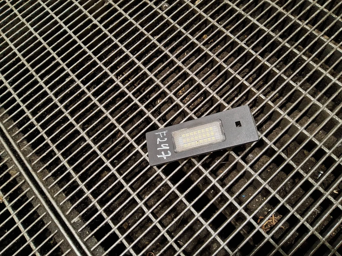 Luz matrícula BMW 1 F20 F21 SKE70550