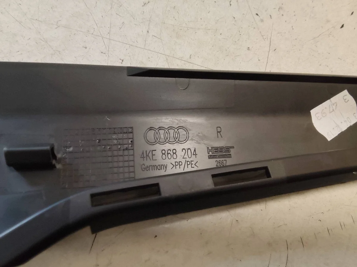 Audi e-tron Interior Part Right Side 4KE868204 image 3