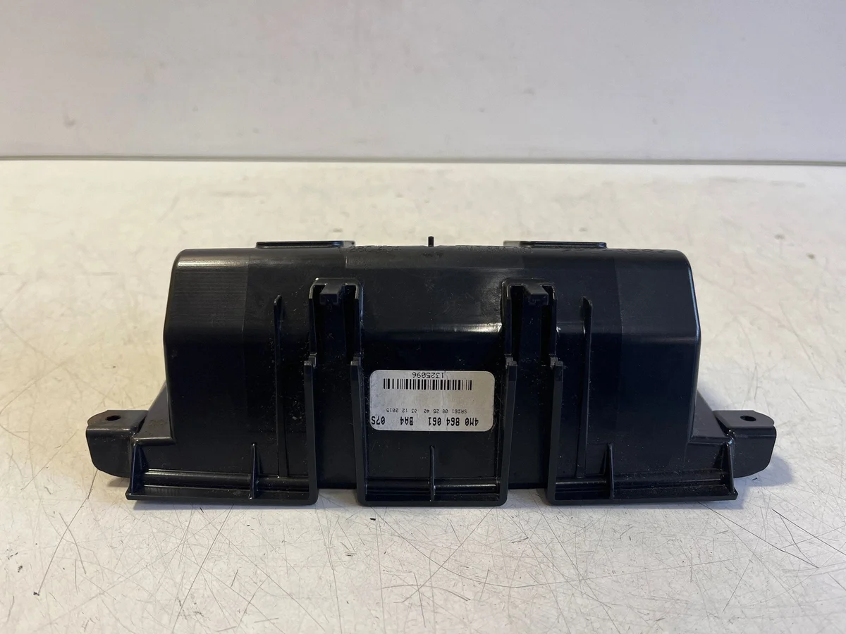 Audi Q7 4M 12V Socket (Rear) 4M0864061 image 6