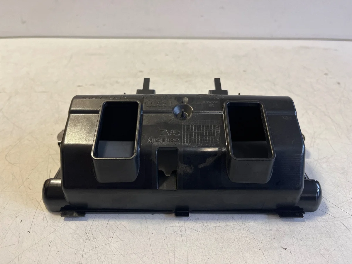 Audi Q7 4M 12V Socket (Rear) 4M0864061 image 7