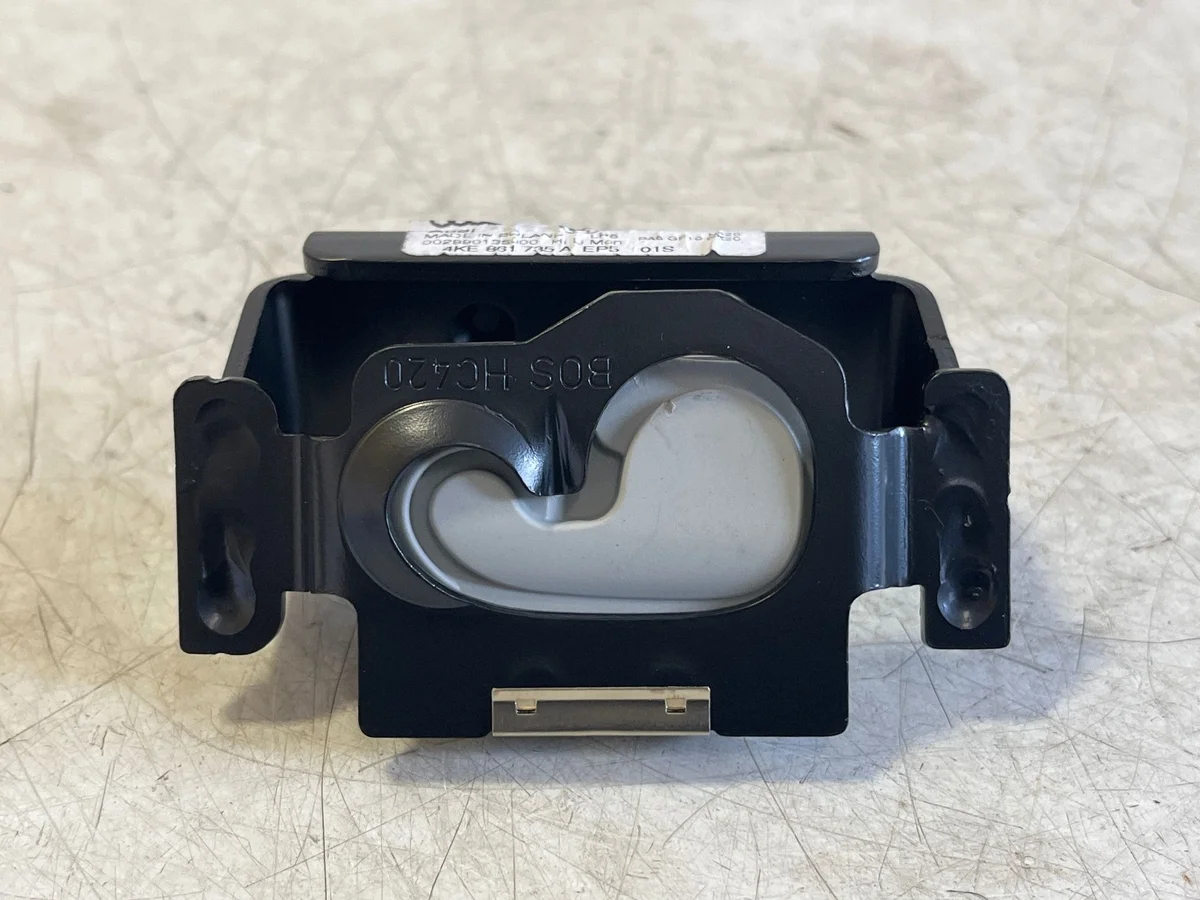 Audi e-tron Element sottoc. Sinistro 4KE861735A
