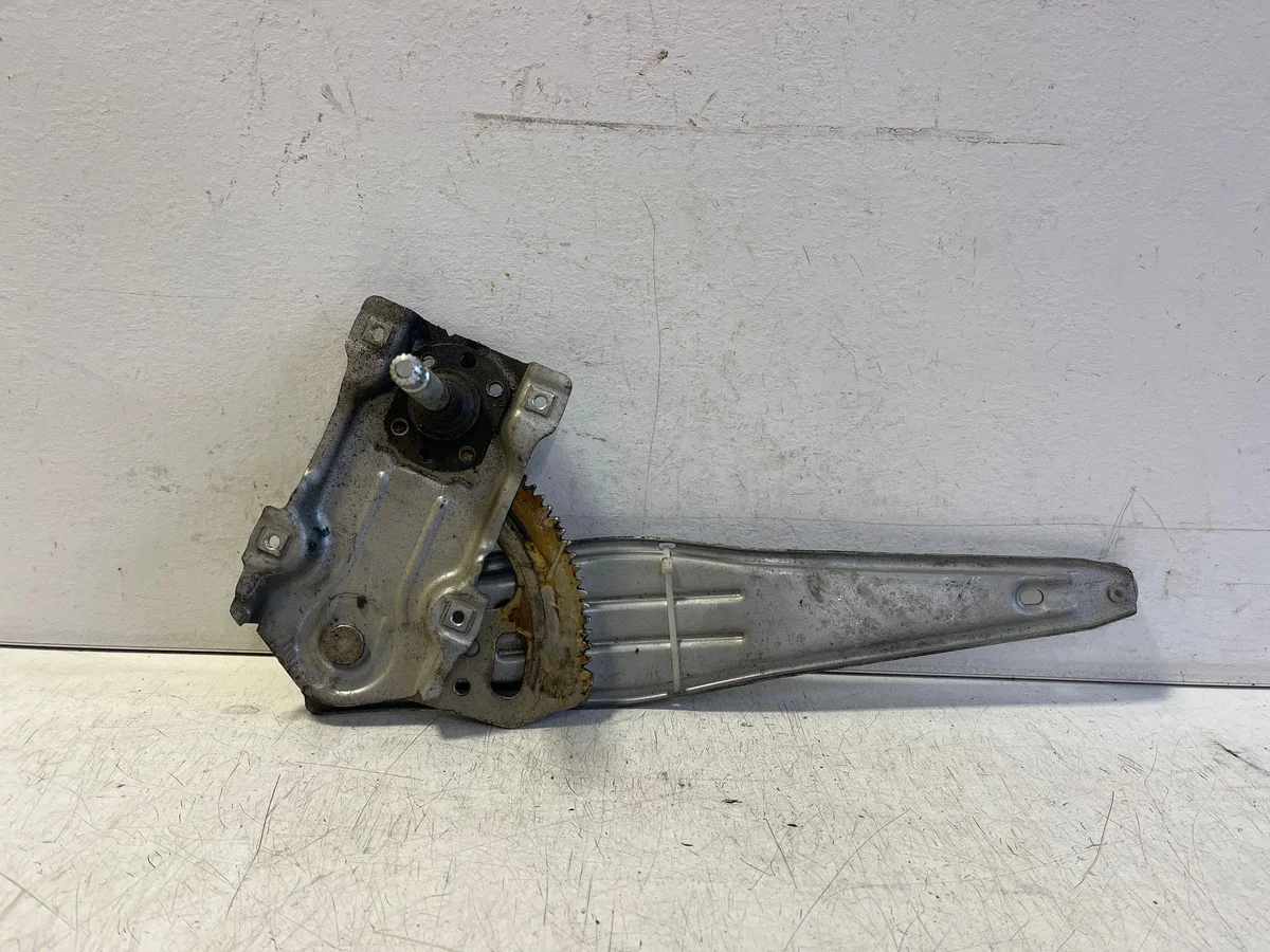 Toyota Avensis T250 Fensterheber hinten links