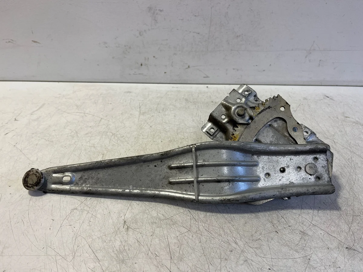 Toyota Avensis T250 Fensterheber Manuell Hinten Links image 3