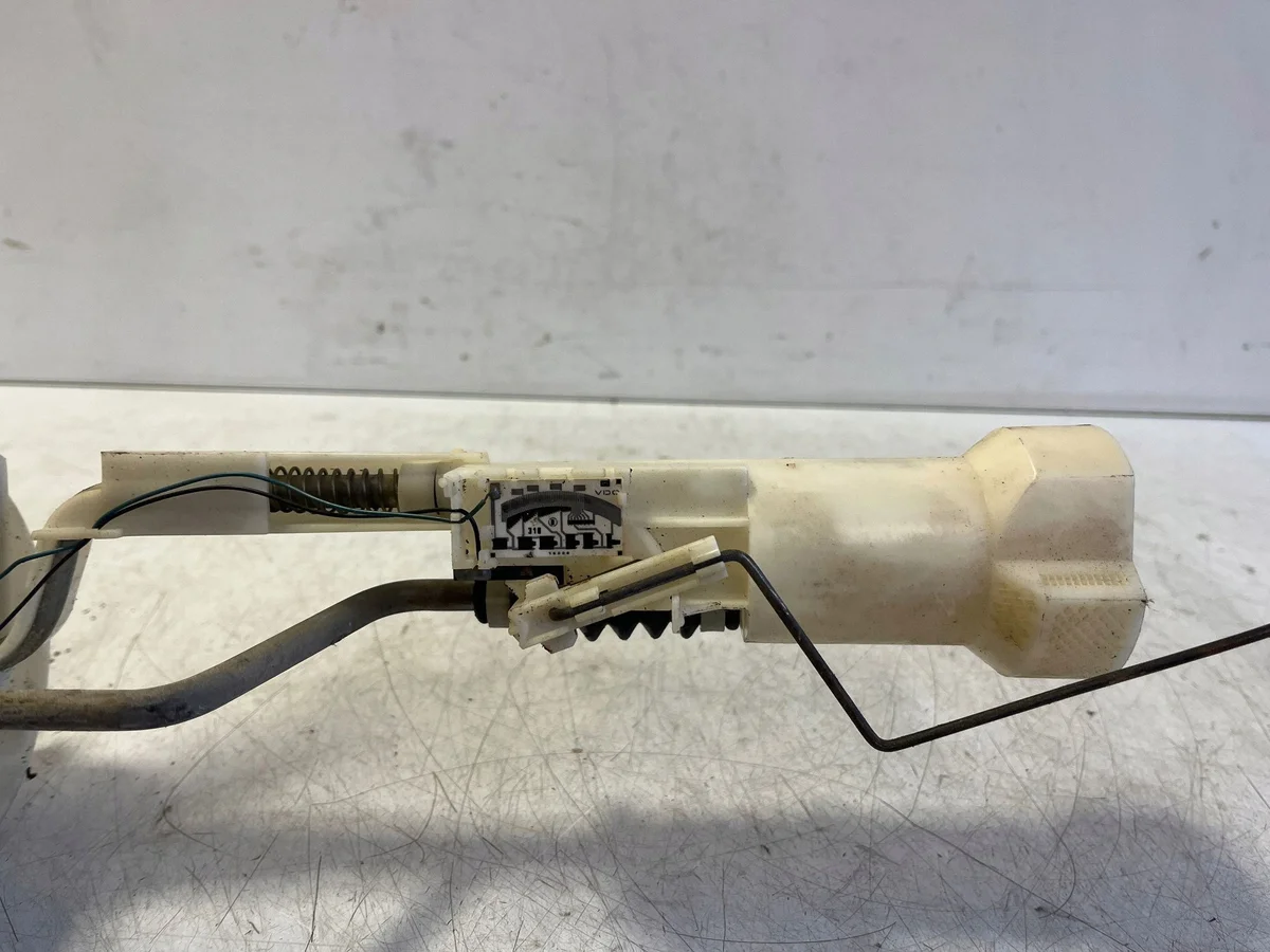 VW T4 2,4 Kraftstoffgeber 701919051J image 3