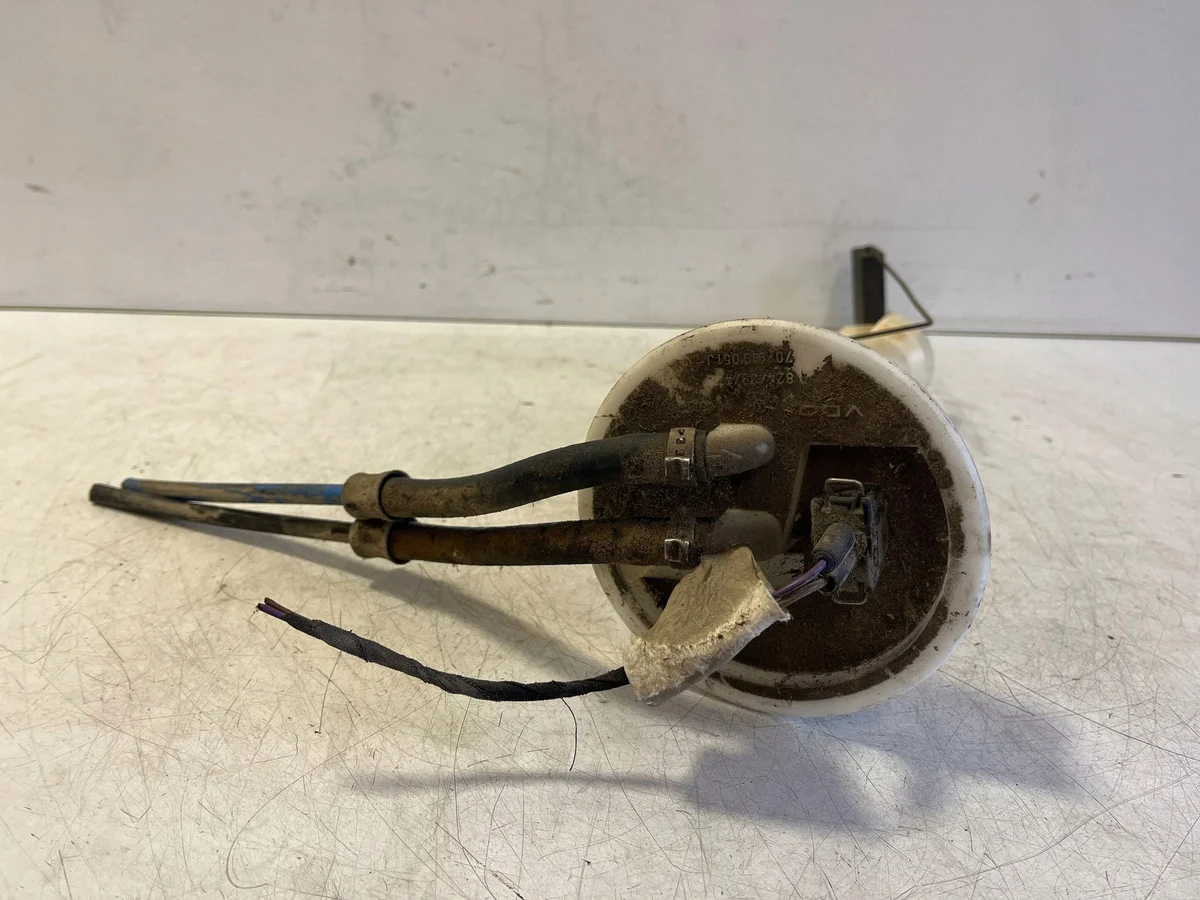 VW T4 2,4 Kraftstoffgeber 701919051J image 5