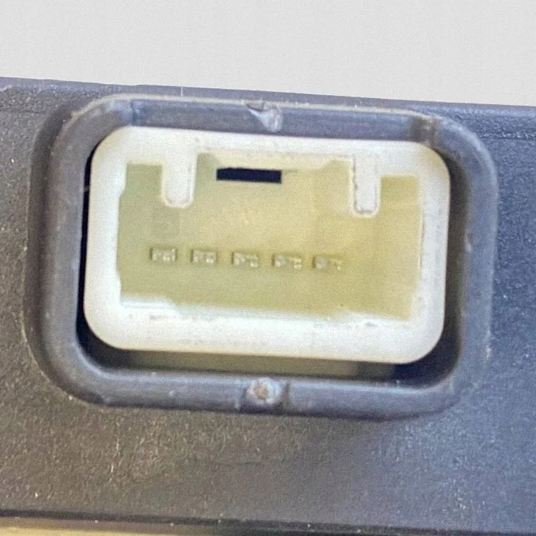 2011 Toyota Avensis Door Module 001554208 image 3