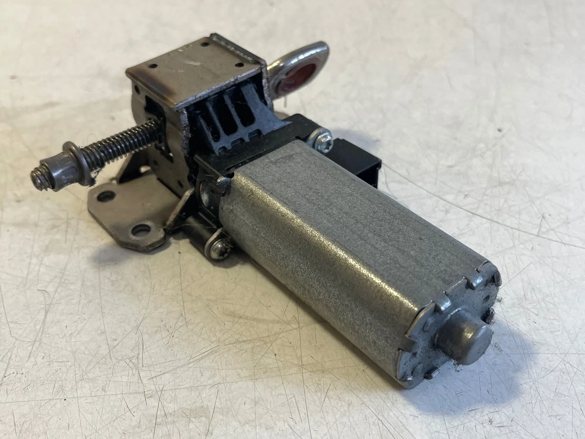 Audi Q7 4M Sitzmotor vorne links D374804 image 3