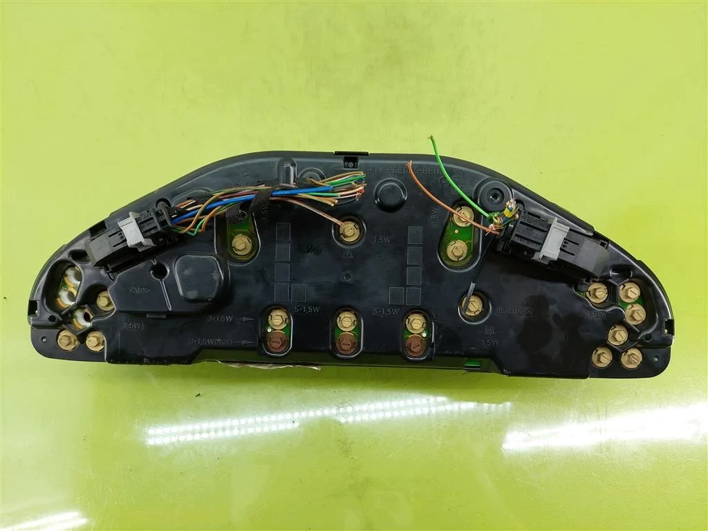 Cuadro de instrumentos Mercedes E-Klasse W210 2.5TD image 5