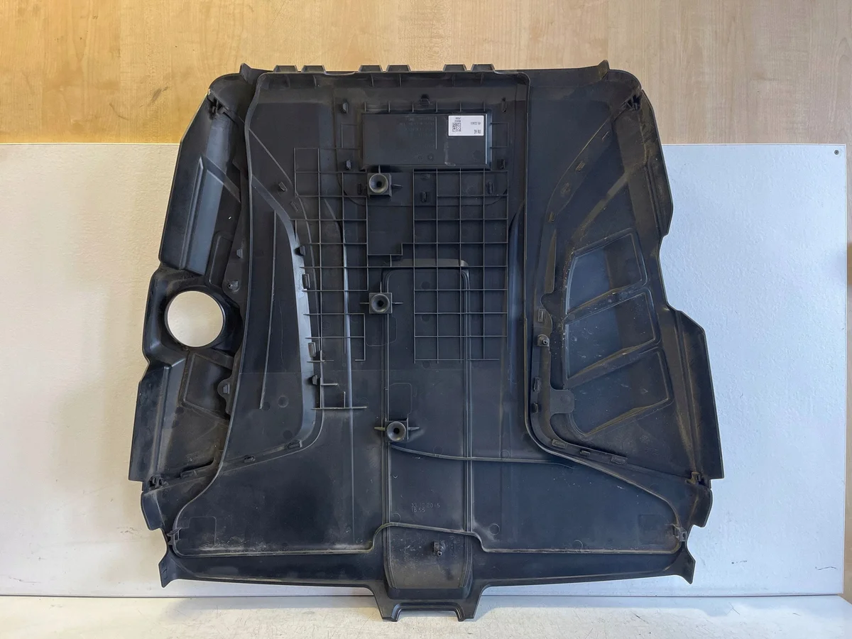 Audi Q7 4M 4M0133849A Supérieur image 3
