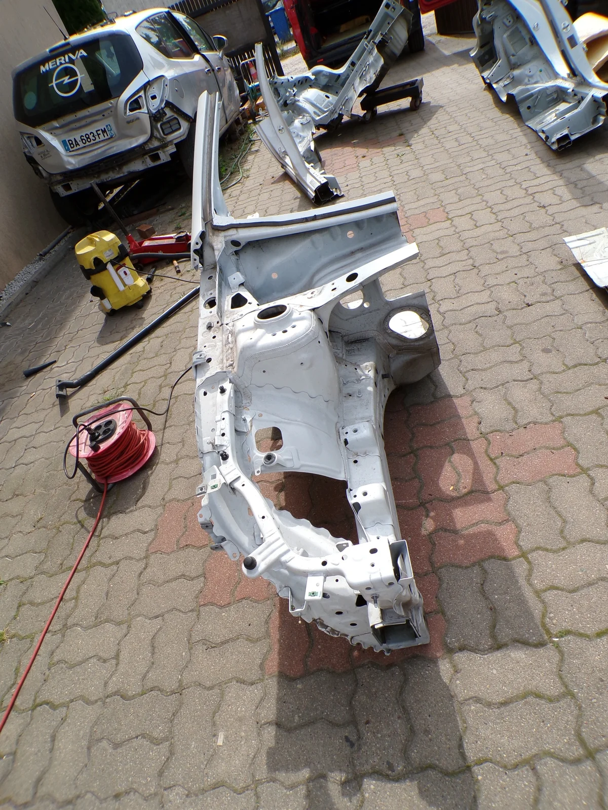 Opel Insignia B rechter deel frame thumbnail 1