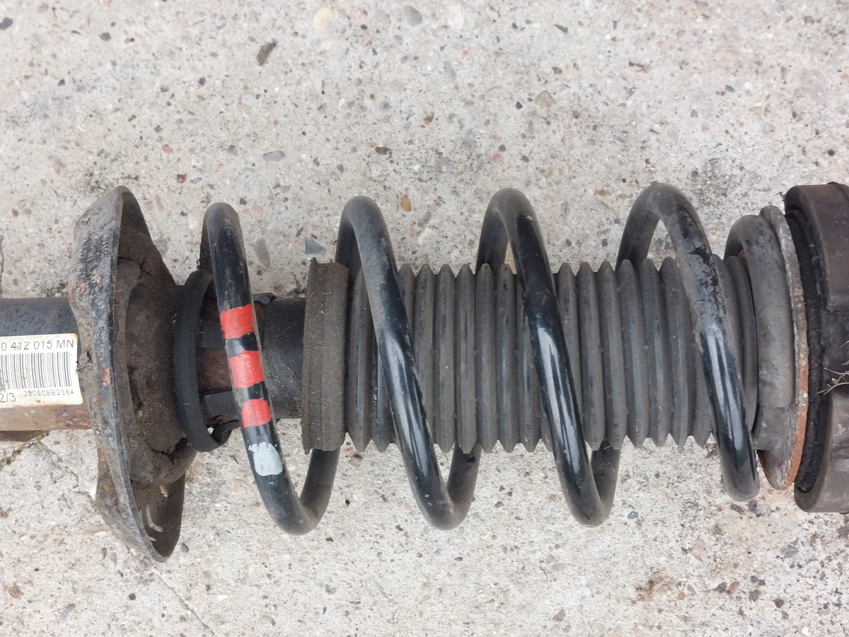 Ressort suspension avant Skoda Octavia 2 1.8 TSI