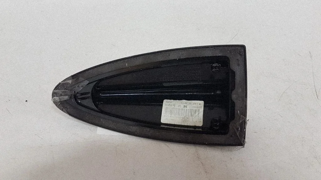 BMW Série 3 E90 E91 Antenne GPS Usagée