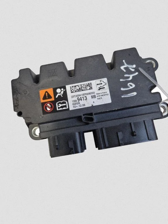 Opel Astra J Airbag-ohjain 13589413 image 4