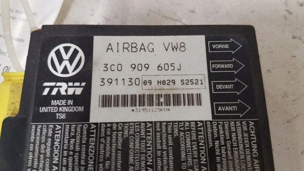2007 VW Passat B6 Airbag Control Module 3C0909605J image 3