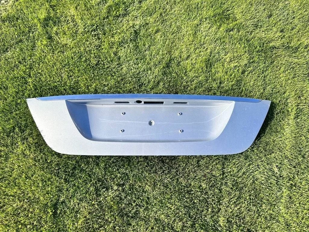 Listón Luz Matrícula Mercedes E W211 2118100173