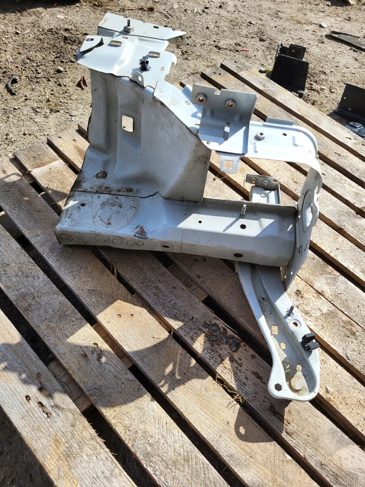 Longerons Avant Droit Citroen C4 Cactus image 5