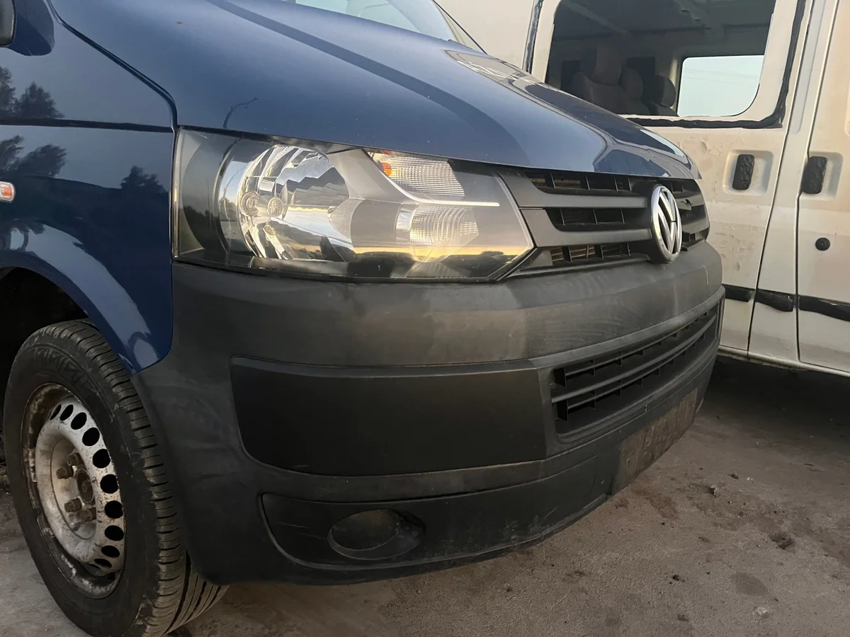 Mascara para VW Transporter T5 2009- Usada image 3
