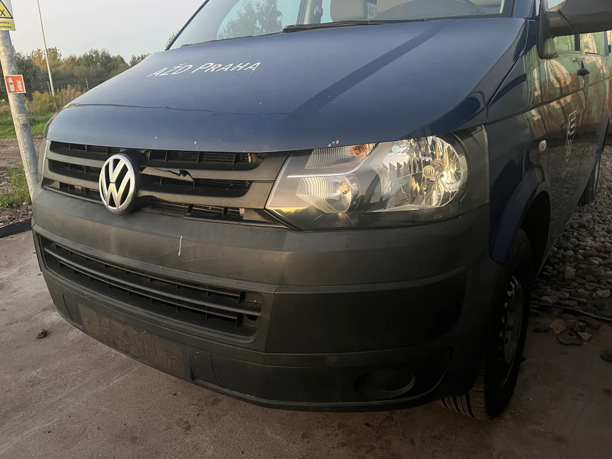 Mascara para VW Transporter T5 2009- Usada image 4