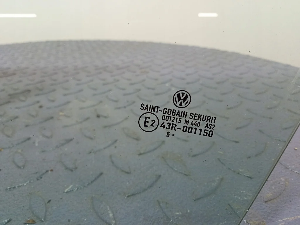 VW FOX Vitre Porte Avant Gauche A-903926- image 3
