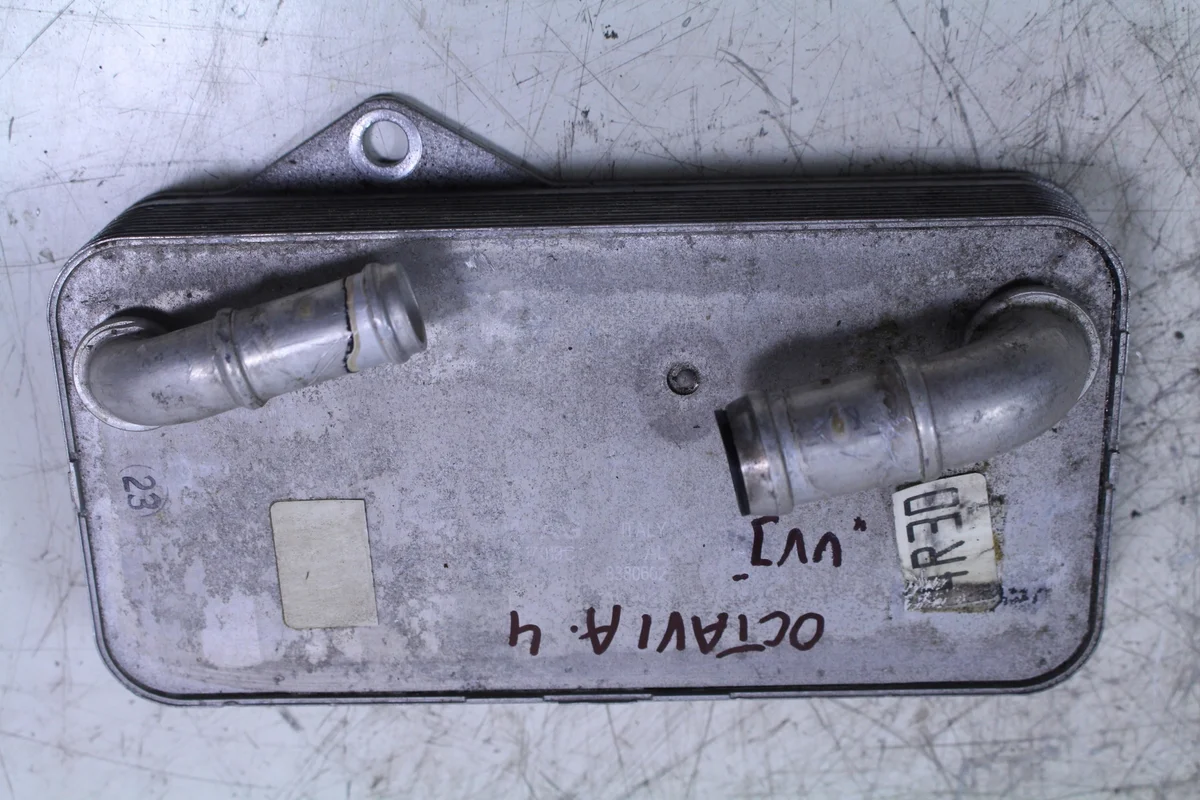 Kühler Öl Škoda Octavia Mk4 Combi 0GC317019F image 2