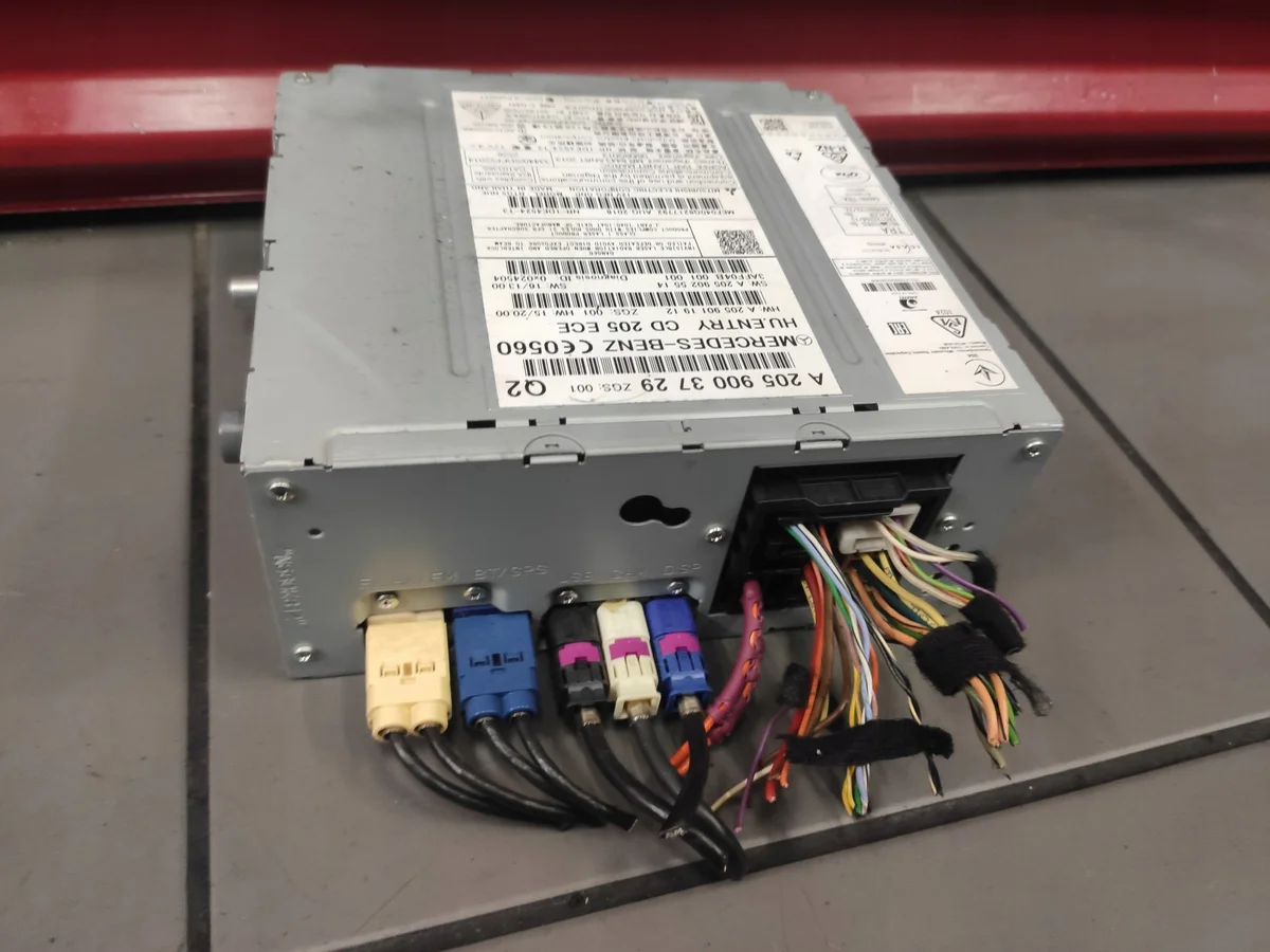 Radio Navigation Mercedes C-Klass W205 W447 image 3