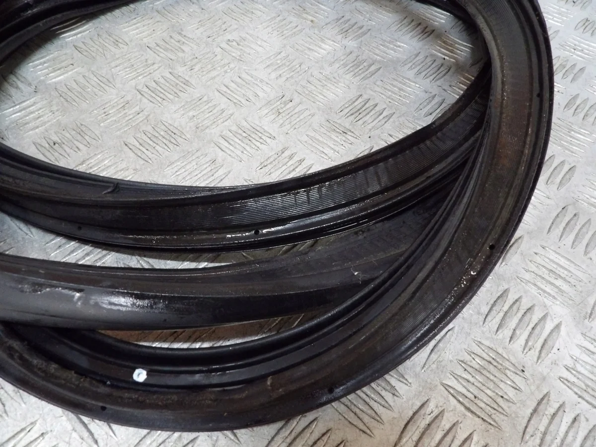 Guarnizione Portellone Jeep Grand Cherokee WK2 Usata