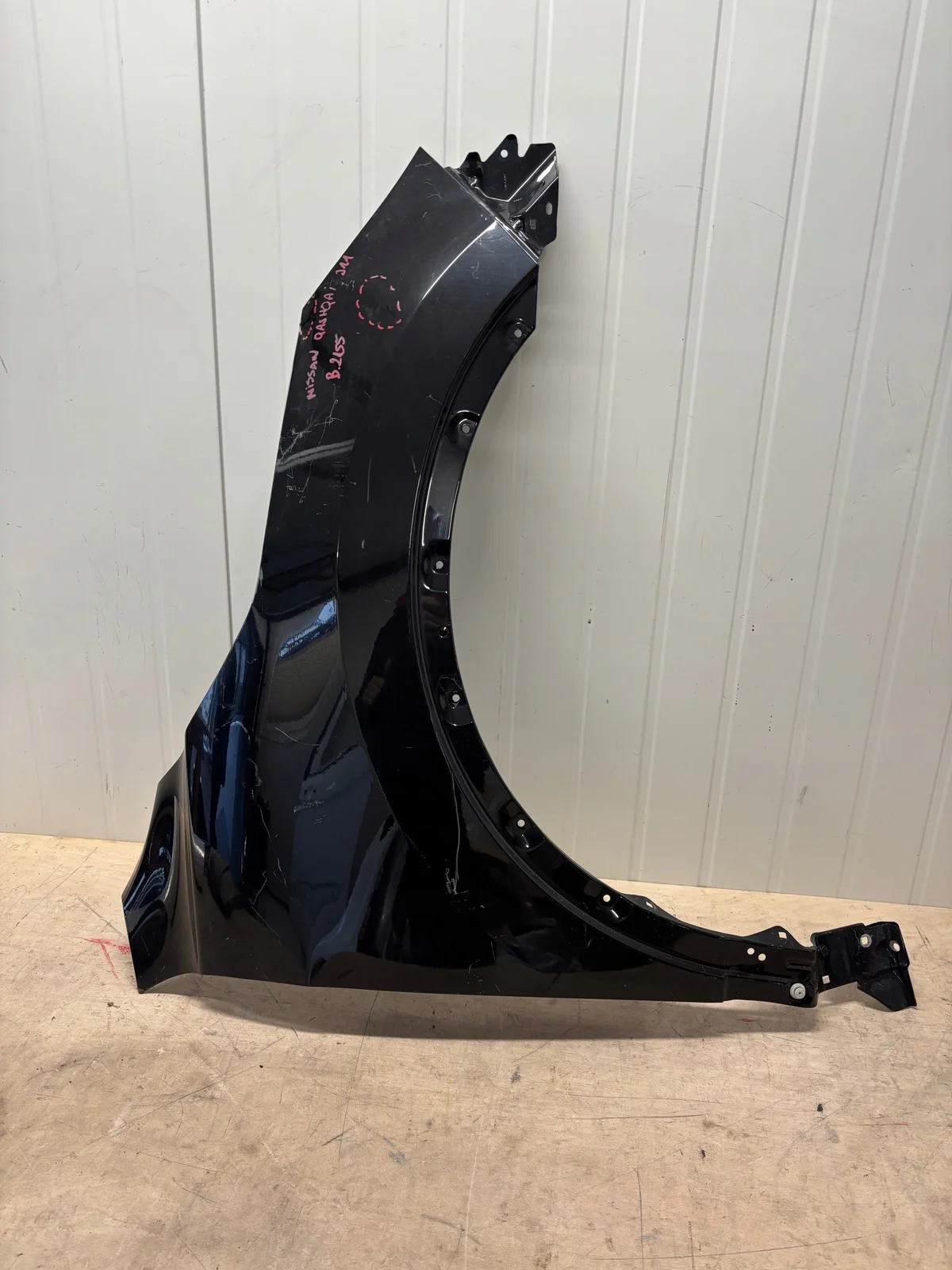 Nissan Qashqai II J11 etulokasuoja oikea