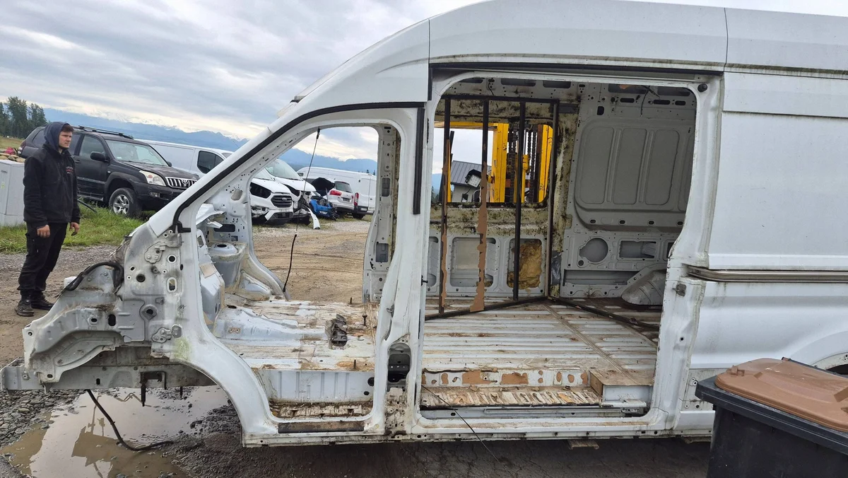 Ford Transit MK8 Front Quarter Panel Frame XRA9148 image 6