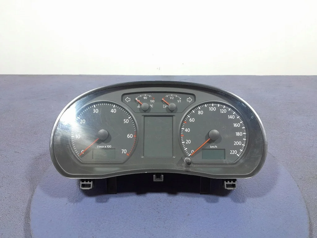 VW Polo IV 9N 05- Tacho 1.2 60PS 6Q0920823T