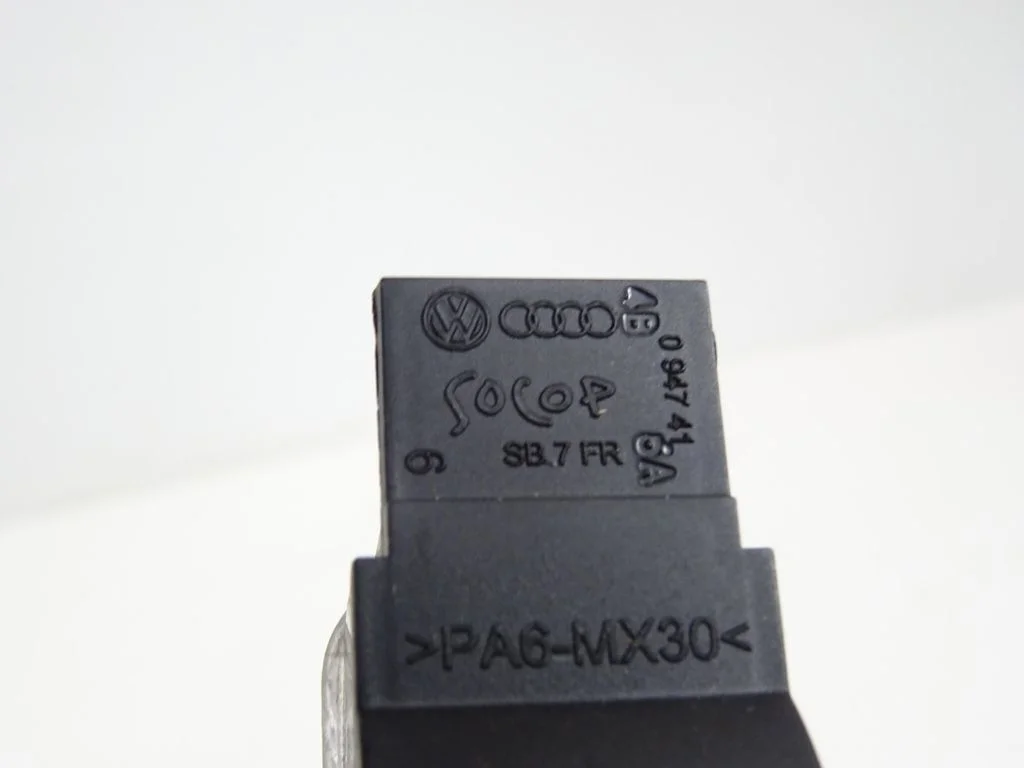 SEAT LEON III Lampe d'habitacle 4B0947416A image 7
