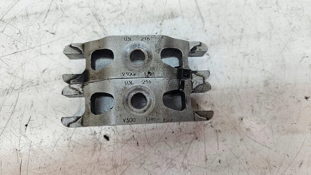 Halter Einspritzdüse VW Golf 6 03L216 image 3