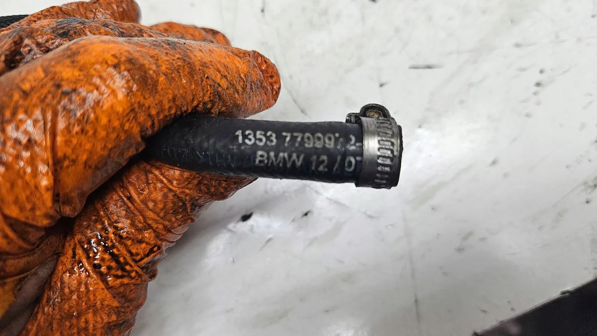 BMW 5 E60 E61 E70 7799972 Durite carburant image 4