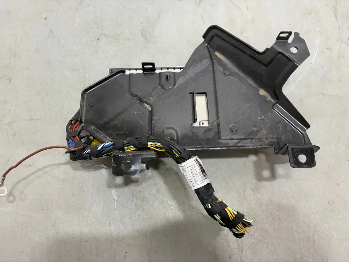 BMW 8 G16 Gran Coupe Versterker Module 5A57037 image 3