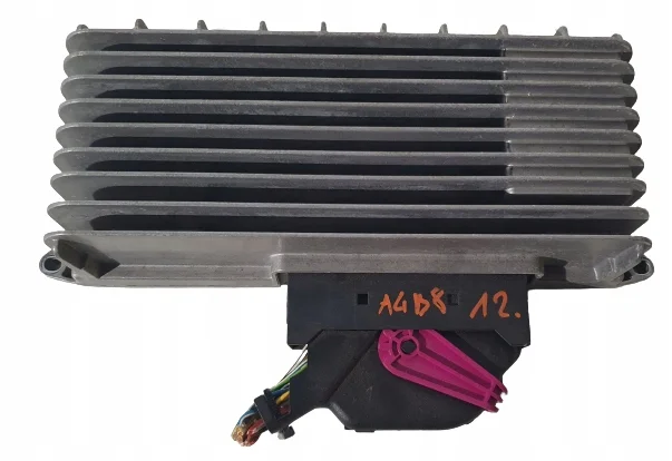 Audi A4 B8 vahvistin 8t0035223ab