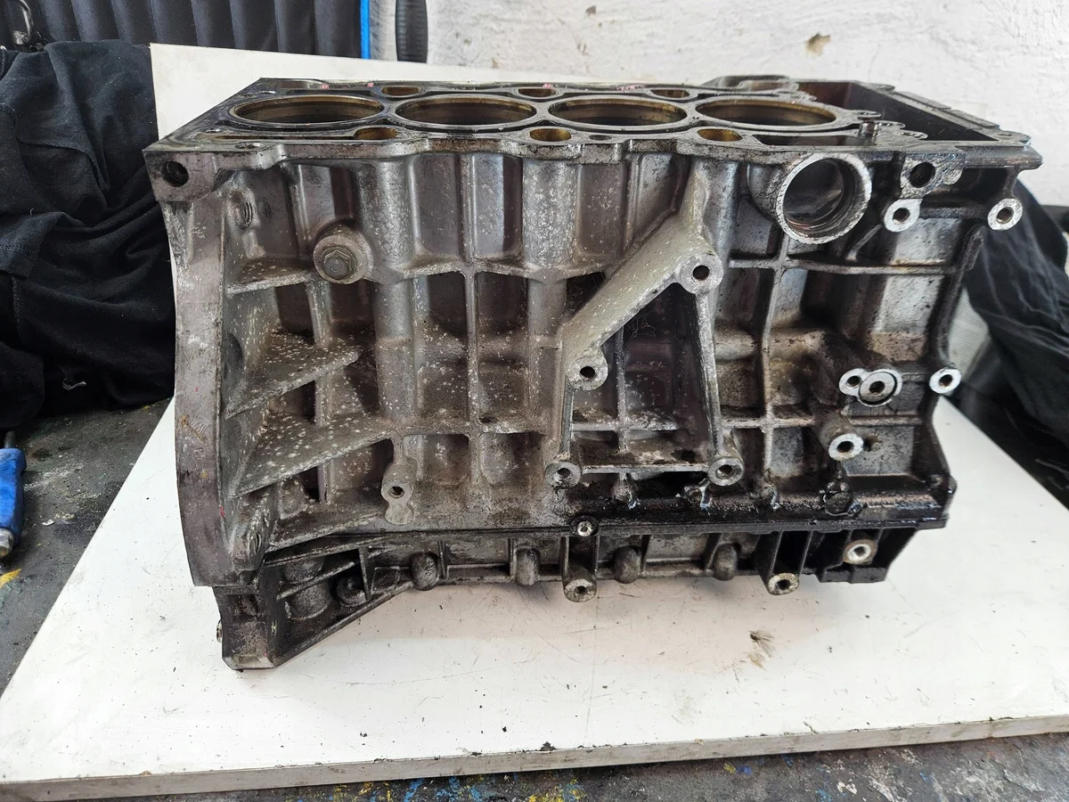 BMW E90 E91 E87 X3 E83 2.0i Motorblock image 7