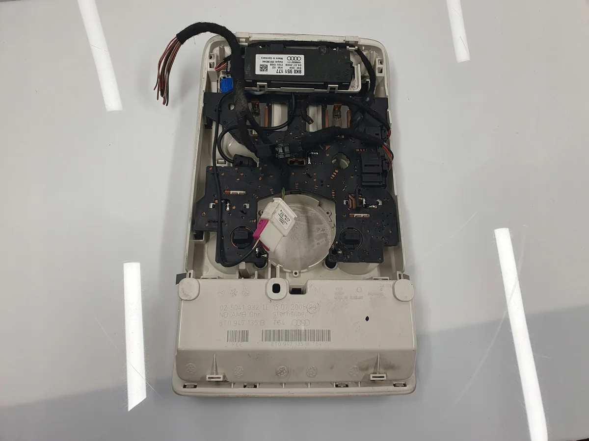 Audi A4 B8 Innenleuchte Fach 8t0947135b image 7
