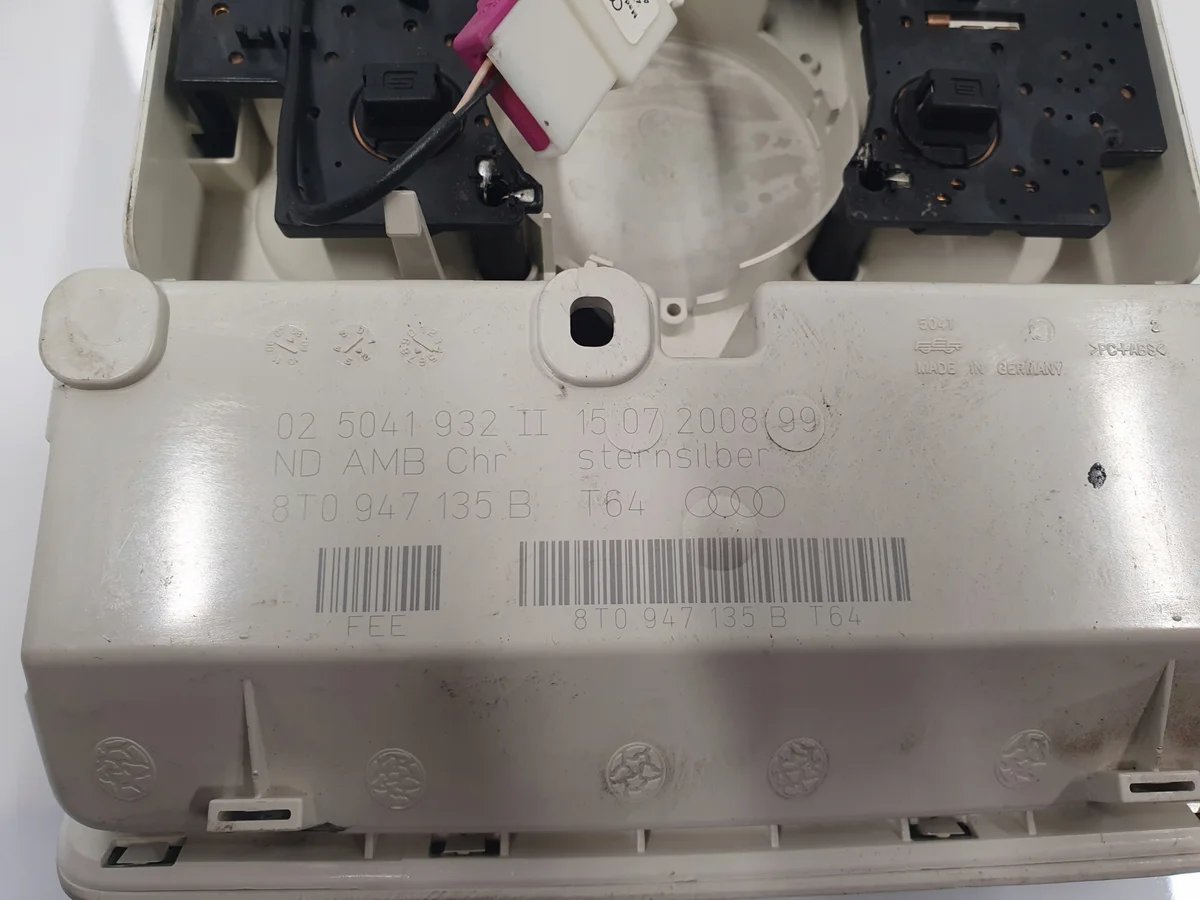 Audi A4 B8 Innenleuchte Fach 8t0947135b image 8