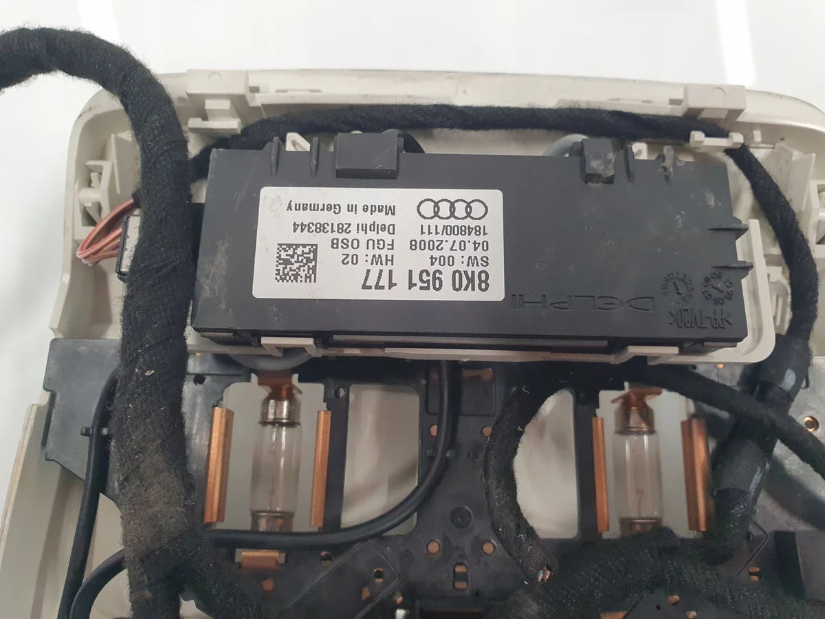 Audi A4 B8 Innenleuchte Fach 8t0947135b image 9