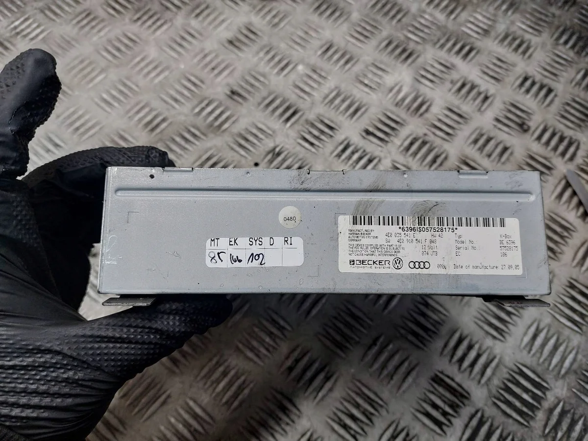 Radio Audi A8 D3 Tuner 4E0035541E Usado image 3