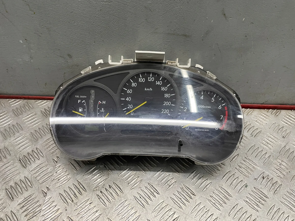 Instrumentpanel Subaru Impreza II 2.0B 00-07