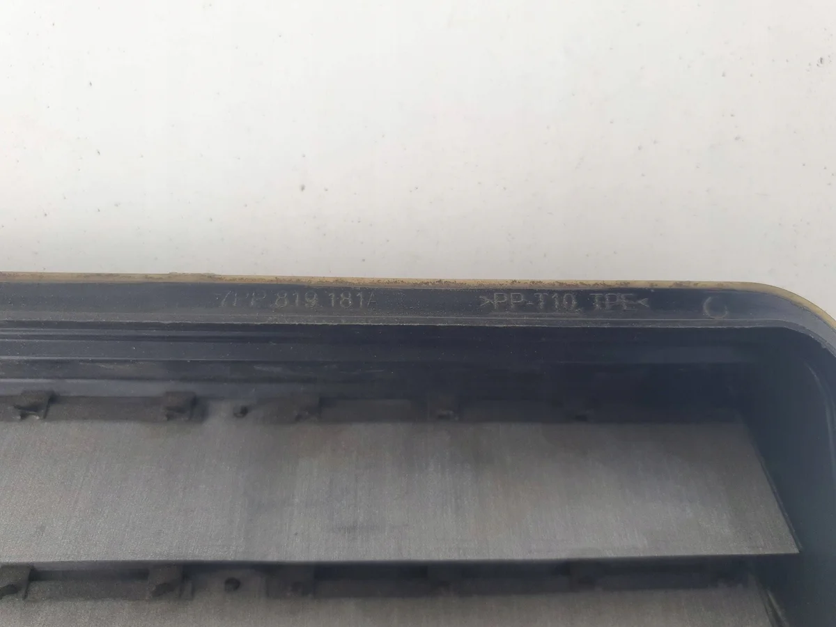Lüftungsgitter hinten VW Touareg II image 4