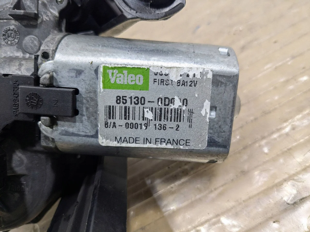Motor Scheibenwischer hinten Toyota Yaris I 85130-0D010 image 3