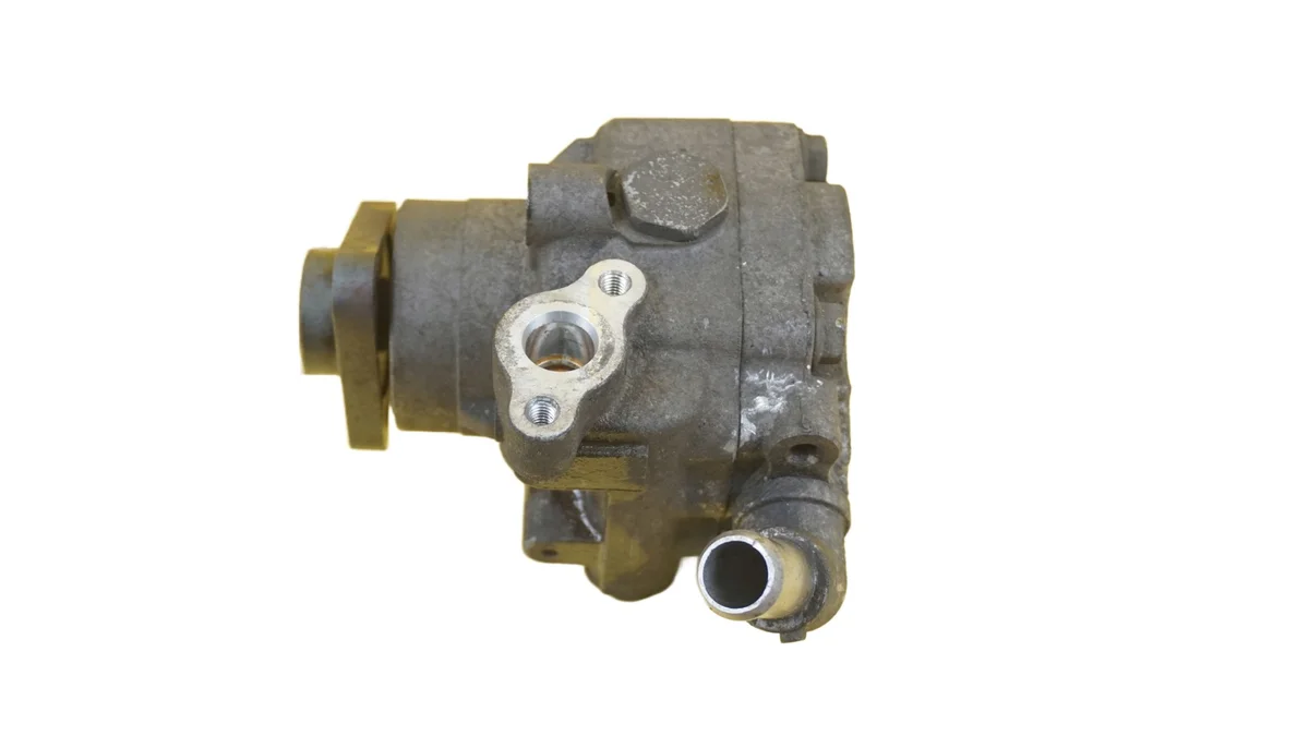 Ohjaustehostimen pumppu VW Amarok 2.0 TDI