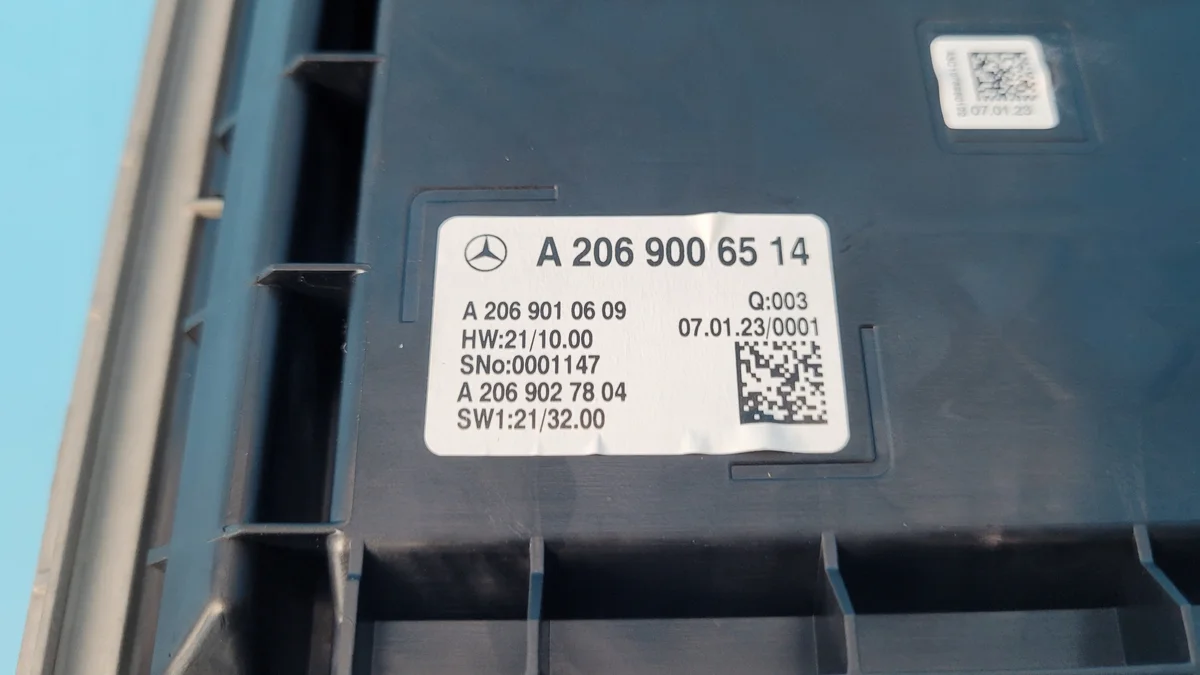 Mercedes W206 C200 Display A2069006514 image 5