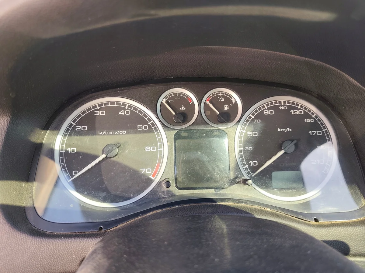 Peugeot 307 mittaristo 02-08 OE 9654485280