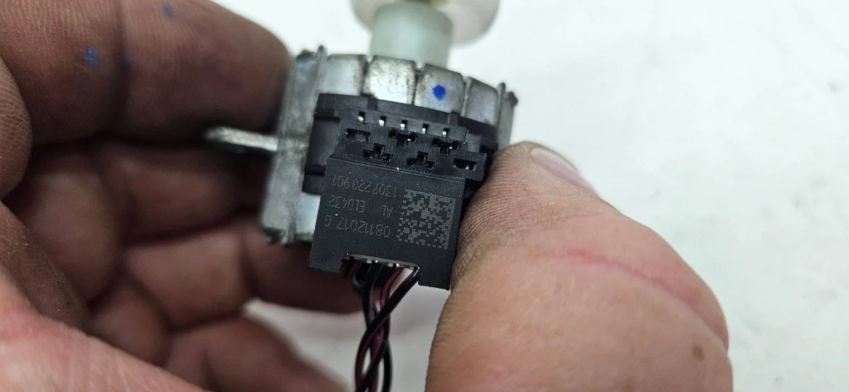BMW 1 F40 Scheinwerfer-Stellmotor LED gebraucht thumbnail 1