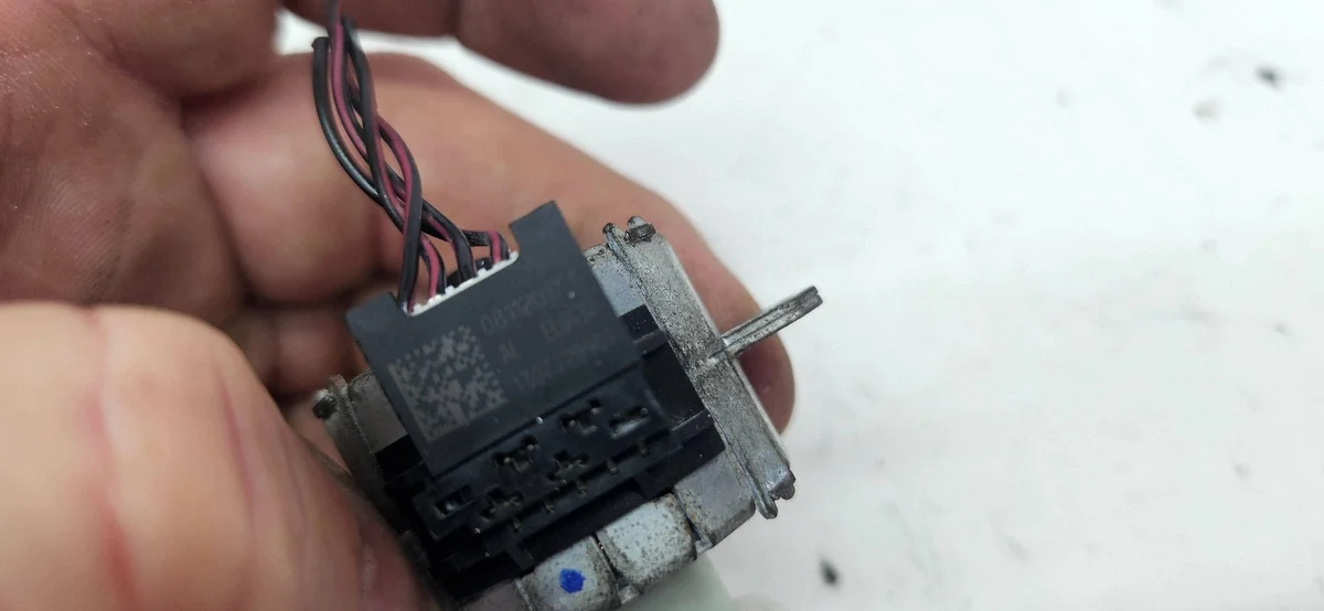 BMW 1 F40 Scheinwerfer-Stellmotor LED gebraucht thumbnail 3
